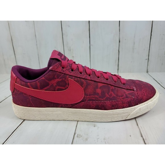 Nike Blazer Low Fuchsia Pink Snake Print Women's Size 7 Sample Sneaker Shoes - Picture 2 of 11